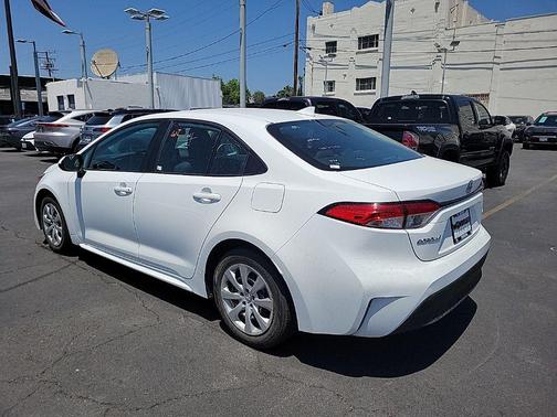 Ice Cap 2024 Toyota Corolla LE