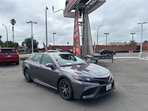 2023 Toyota Camry SE