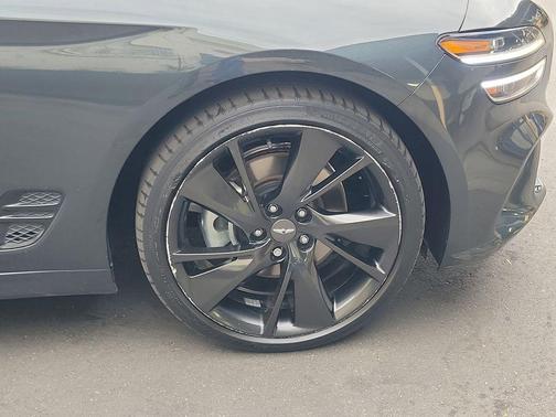 2023 Genesis G70 2.0T RWD