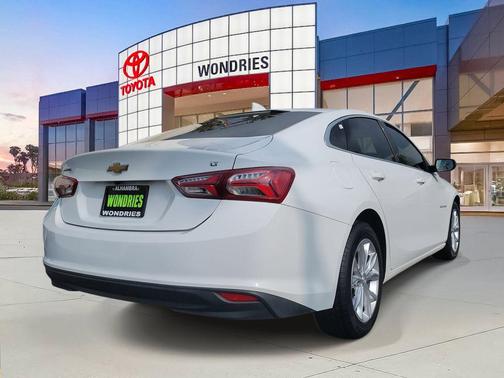 2022 Chevrolet Malibu FWD LT