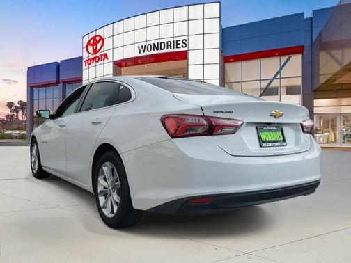 2022 Chevrolet Malibu FWD LT