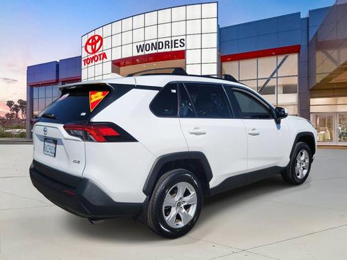 2021 Toyota RAV4 XLE