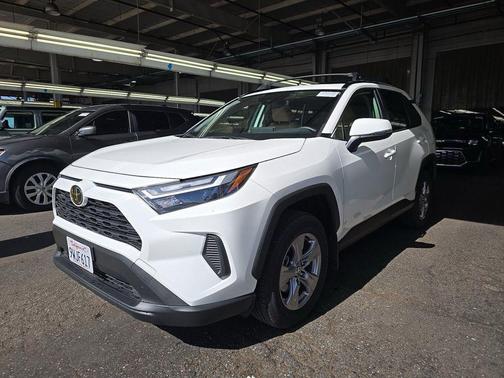 Ice 2025 Toyota RAV4 XLE