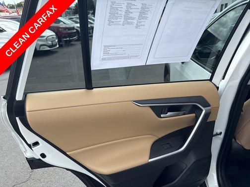 Ice 2025 Toyota RAV4 XLE