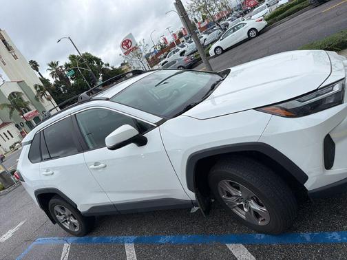 2023 Toyota RAV4 XLE