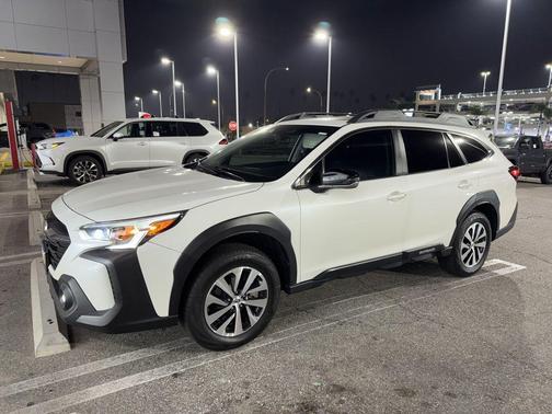 2024 Subaru Outback Premium