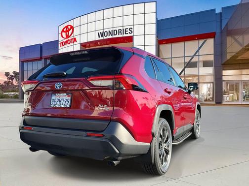 2023 Toyota RAV4 Hybrid XLE Premium