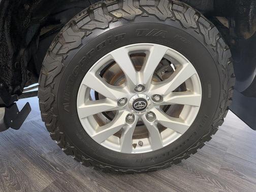 2019 Toyota Land Cruiser Base