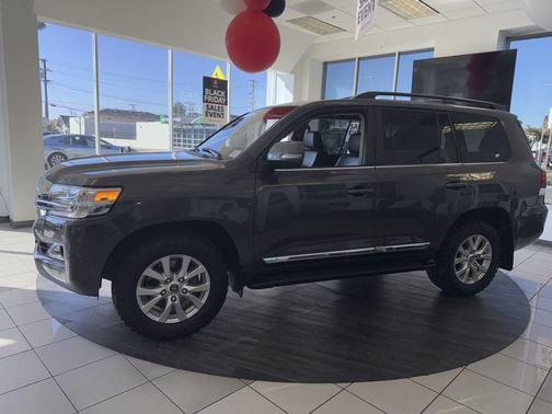 2019 Toyota Land Cruiser Base