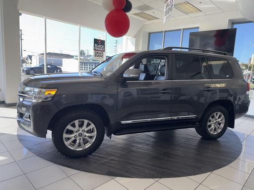 2019 Toyota Land Cruiser Base
