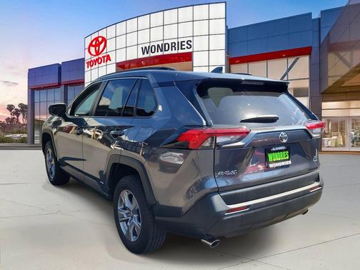 2025 Toyota RAV4 Hybrid XLE