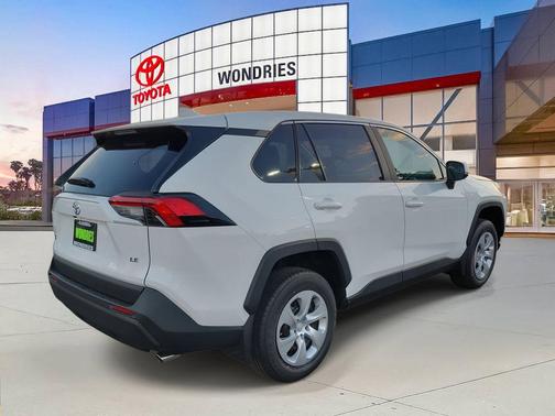 2025 Toyota RAV4 LE