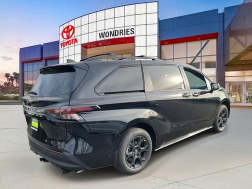 2025 Toyota Sienna Woodland Edition