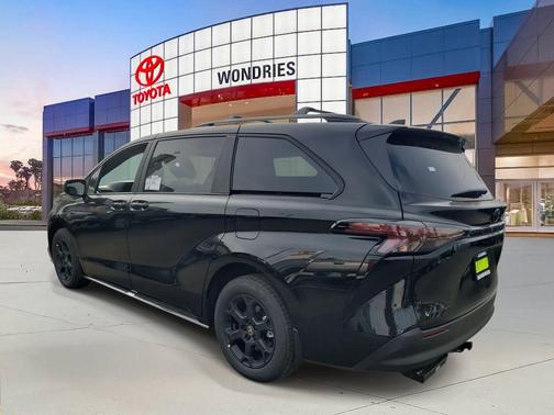 2025 Toyota Sienna Woodland Edition