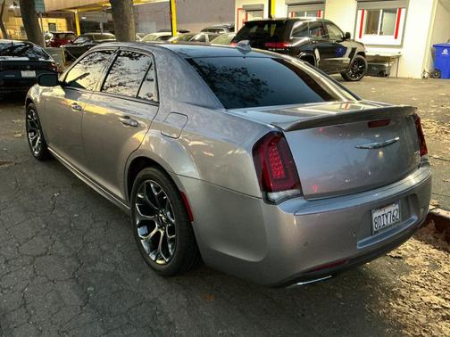 2018 Chrysler 300 S