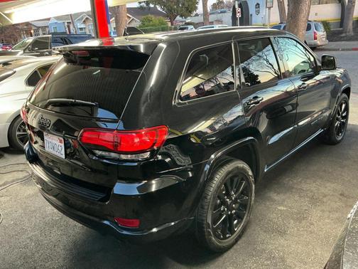 2017 Jeep Grand Cherokee Altitude