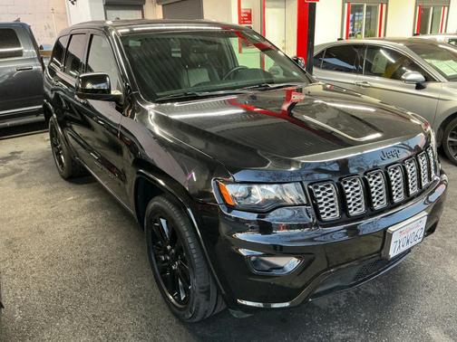 2017 Jeep Grand Cherokee Altitude