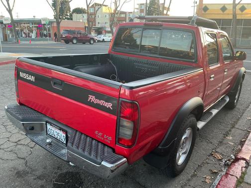 2000 Nissan Frontier SE
