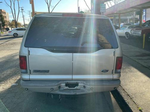 2004 Ford Excursion Limited