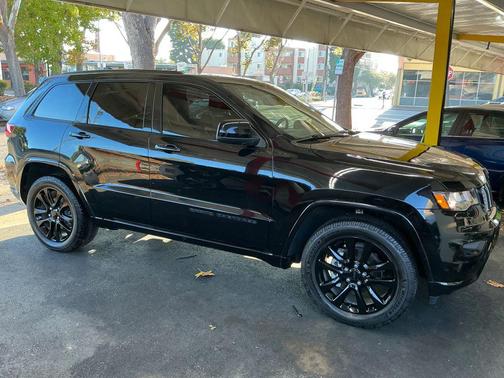 2020 Jeep Grand Cherokee Altitude