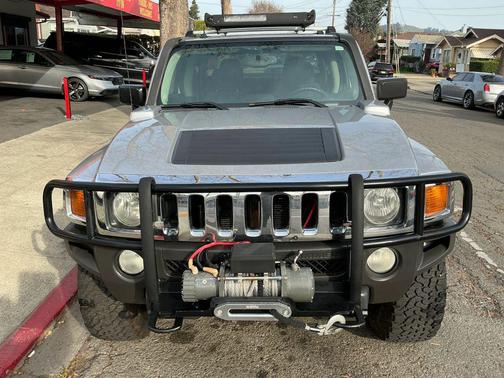 2010 Hummer H3T Base