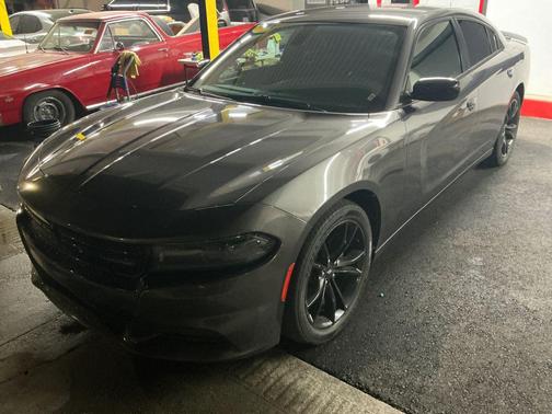 2017 Dodge Charger SE