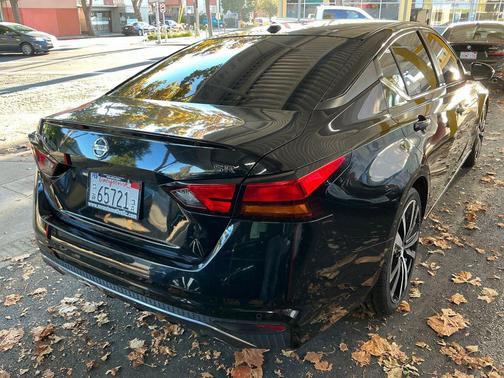 2021 Nissan Altima SR FWD