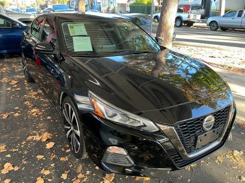 2021 Nissan Altima SR FWD