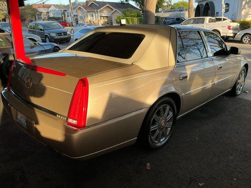 Gold 2006 Cadillac DTS Base