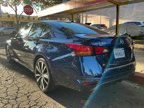 2021 Nissan Altima SR FWD