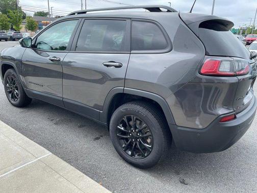 2023 Jeep Cherokee Altitude