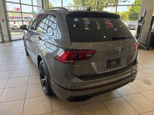 2023 Volkswagen Tiguan 2.0T SE R-Line Black 4MOTION