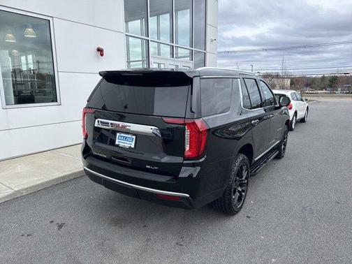 2023 GMC Yukon SLT