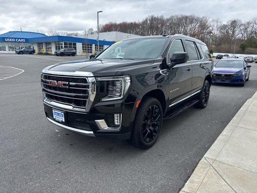 2023 GMC Yukon SLT