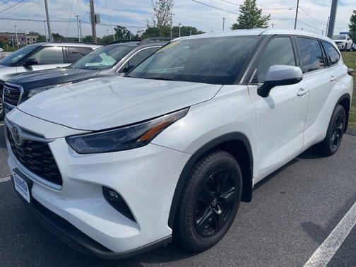 2022 Toyota Highlander LE