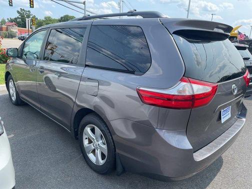 2017 Toyota Sienna LE