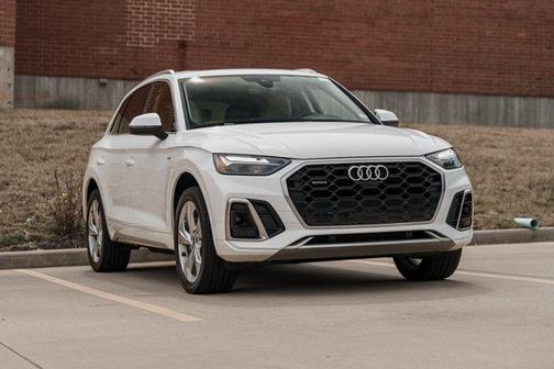 2022 Audi Q5 45 S line Premium Plus