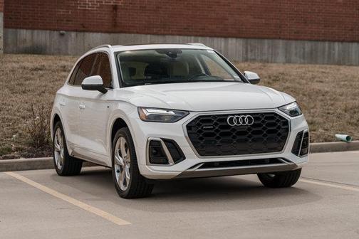 2022 Audi Q5 45 S line Premium Plus