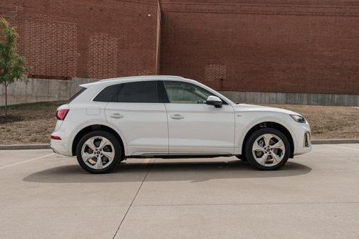 2022 Audi Q5 45 S line Premium Plus