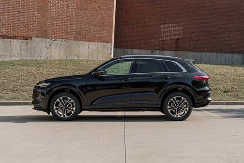 2025 Audi Q5 Premium