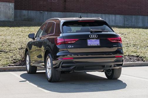 2025 Audi Q3 Premium 45 TFSI S line quattro Tiptronic