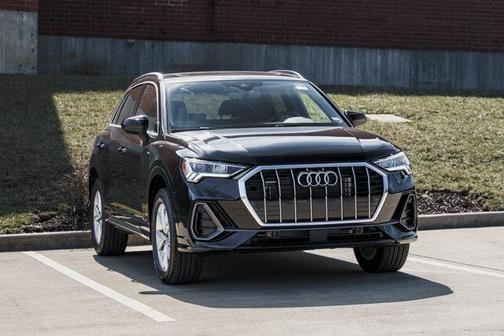 2025 Audi Q3 Premium 45 TFSI S line quattro Tiptronic