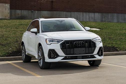 2023 Audi Q3 45 S line Premium Plus