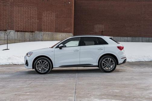 2023 Audi Q3 45 S line Premium Plus