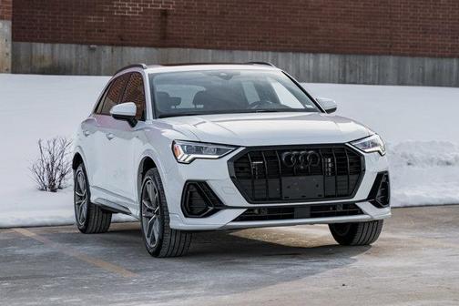 2023 Audi Q3 45 S line Premium Plus