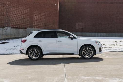 2023 Audi Q3 45 S line Premium Plus