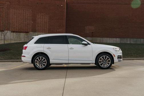2019 Audi Q7 55 Premium Plus
