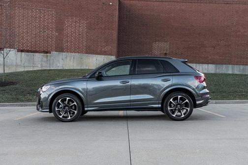 2025 Audi Q3 45 S line Premium Plus