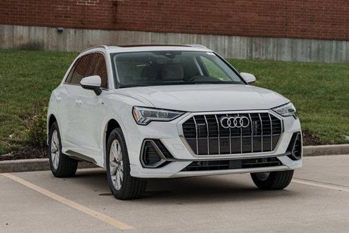 2025 Audi Q3 Premium 45 TFSI S line quattro Tiptronic