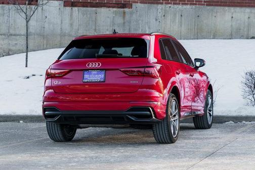 2022 Audi Q3 45 S line Premium